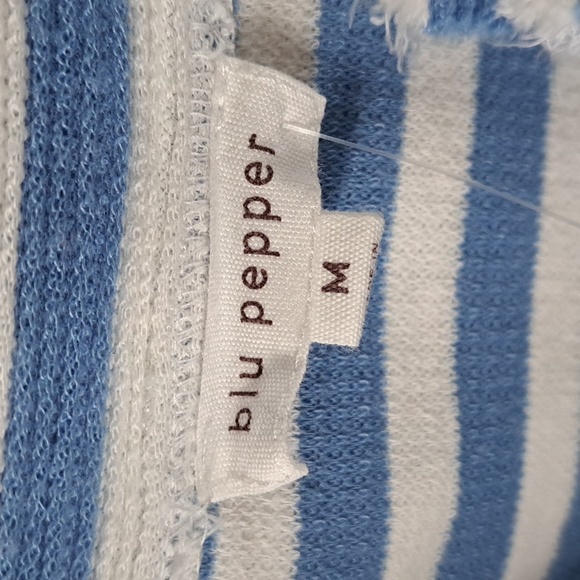 Blu Pepper Oversized Cropped Textured Boxy Blue White Striped Pullover Sweater - Picture 4 of 9